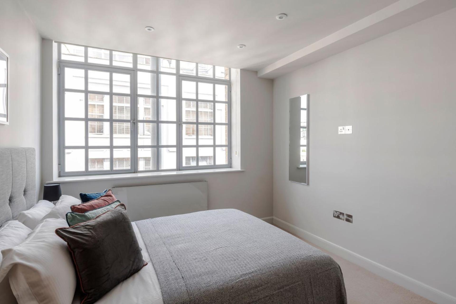 London'S Calling - Farringdon - By Frankie Says Exterior foto